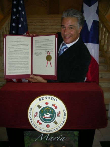 Fernando Allende es homenajeado por el Senado de Puerto Rico